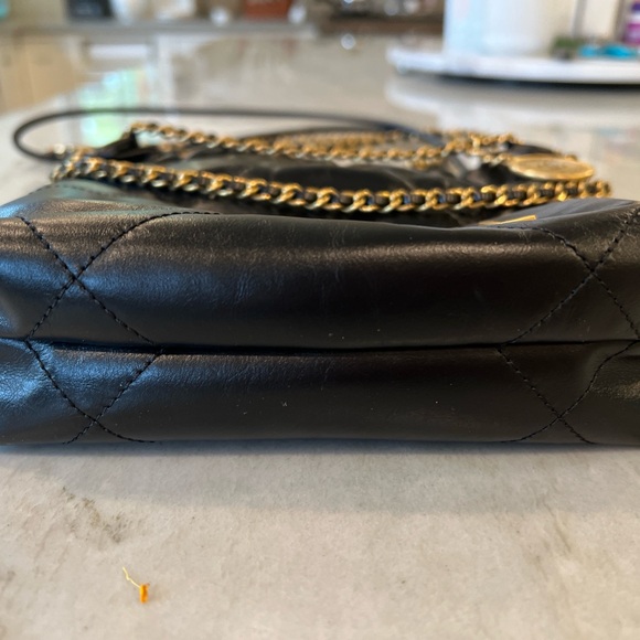 CHANEL BLACK LEATHER MINI 22 bag with original everything incl shopping bag. - Picture 2 of 8